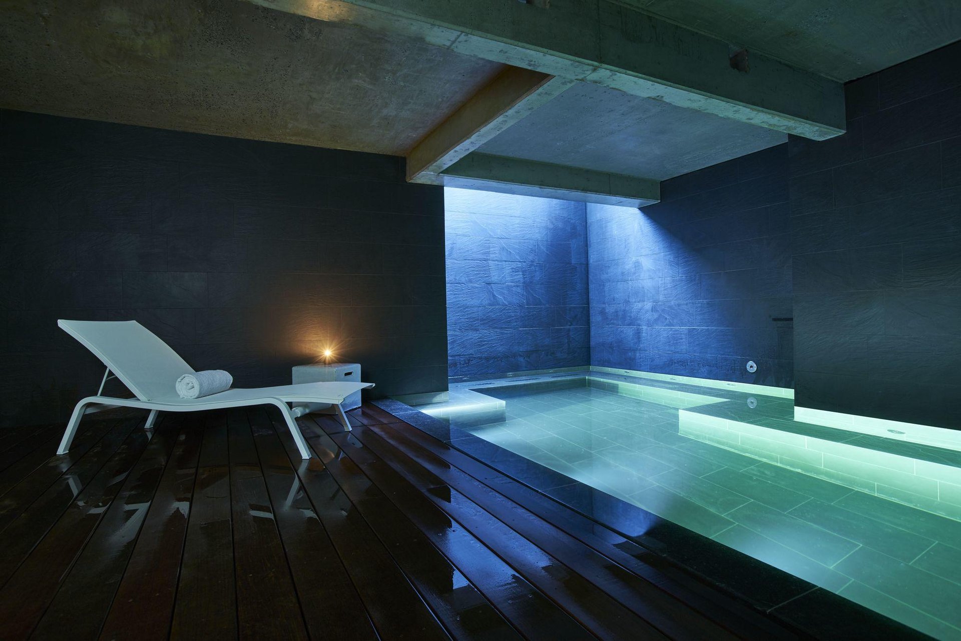 9 hotel sablon spa swimming pool